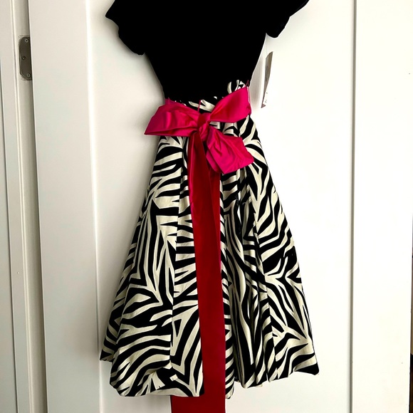 NWT Susanne Lively Dress. - Picture 1 of 5